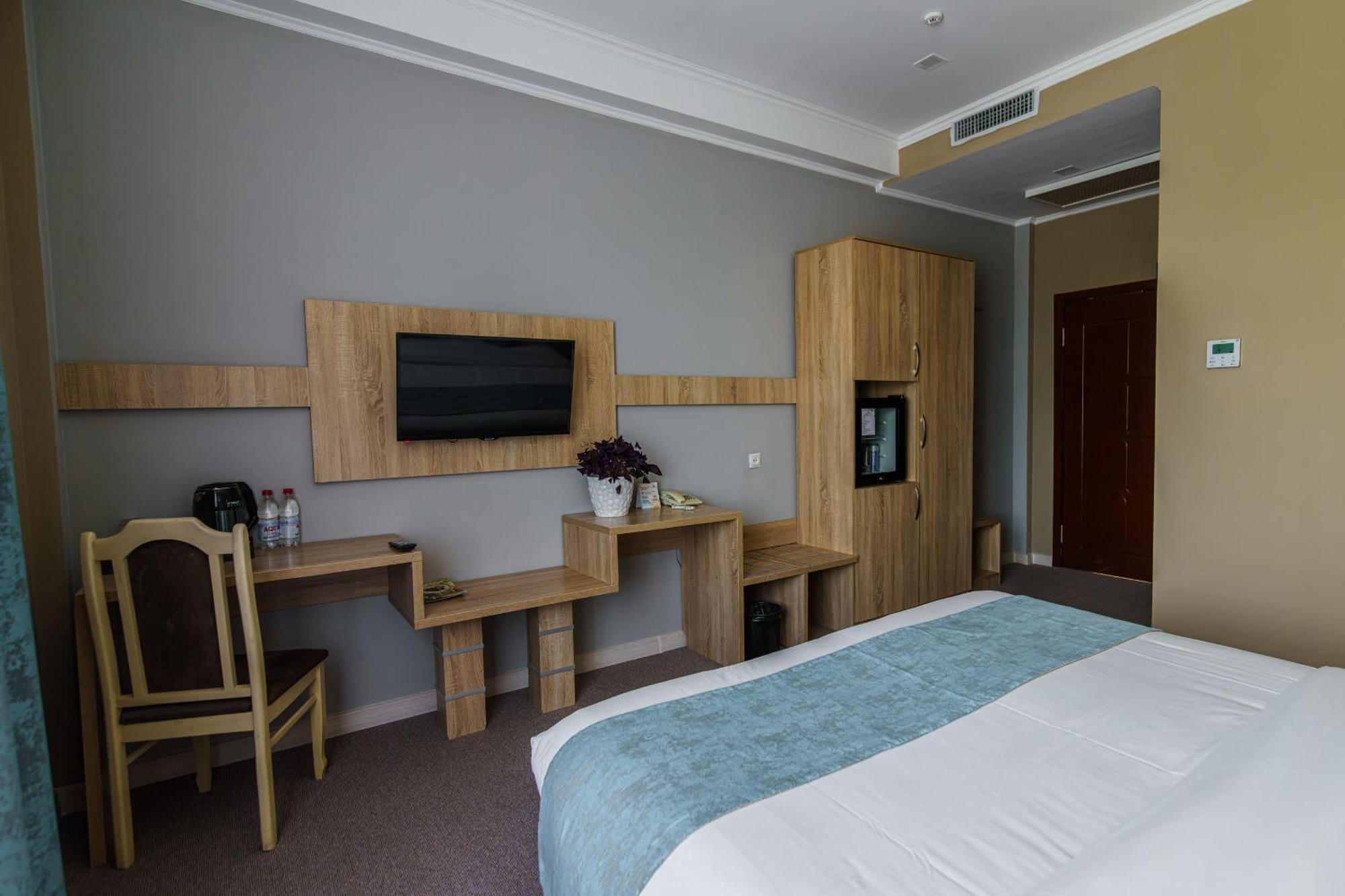 Park Hotel Al Bustan Schymkent Exterior foto