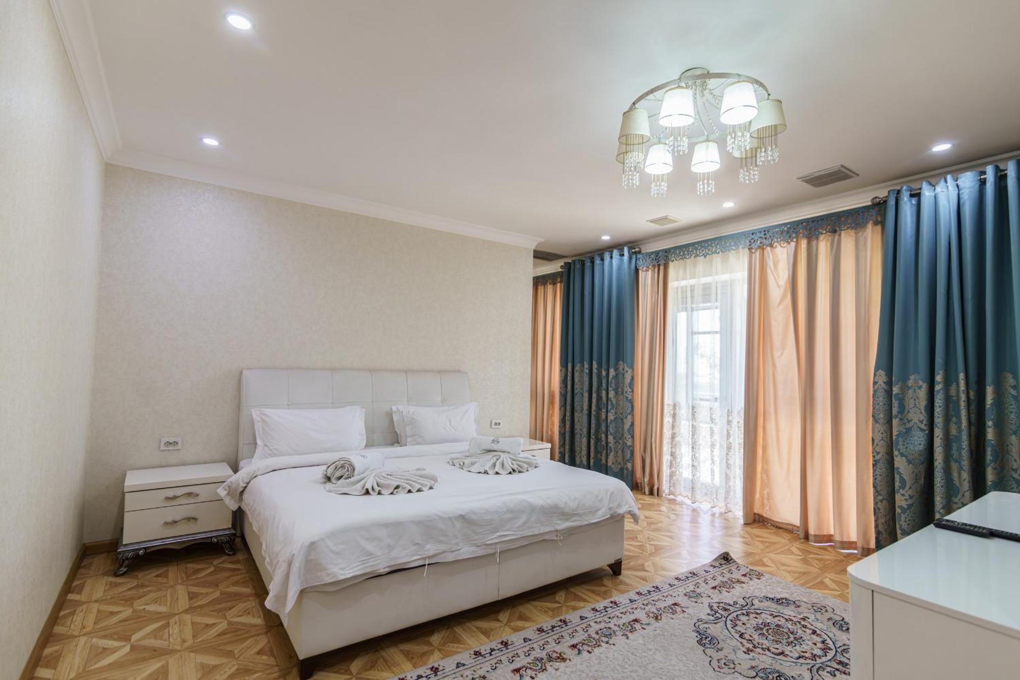 Park Hotel Al Bustan Schymkent Exterior foto