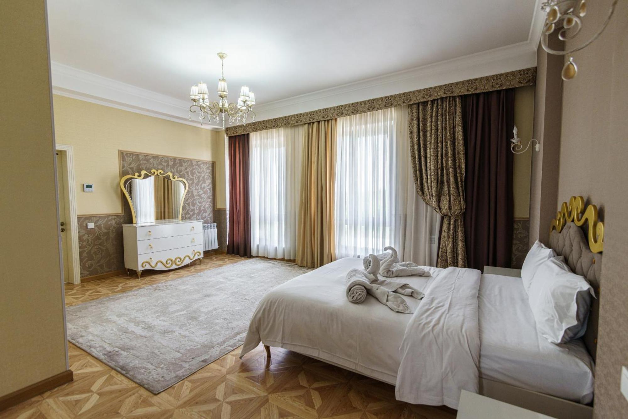 Park Hotel Al Bustan Schymkent Exterior foto