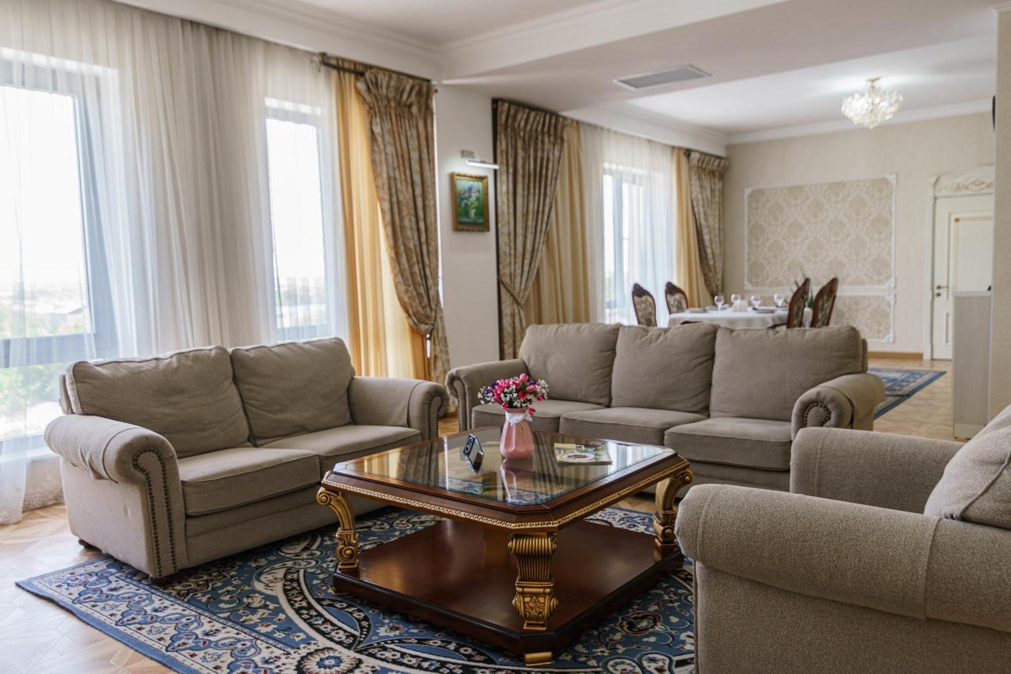Park Hotel Al Bustan Schymkent Exterior foto
